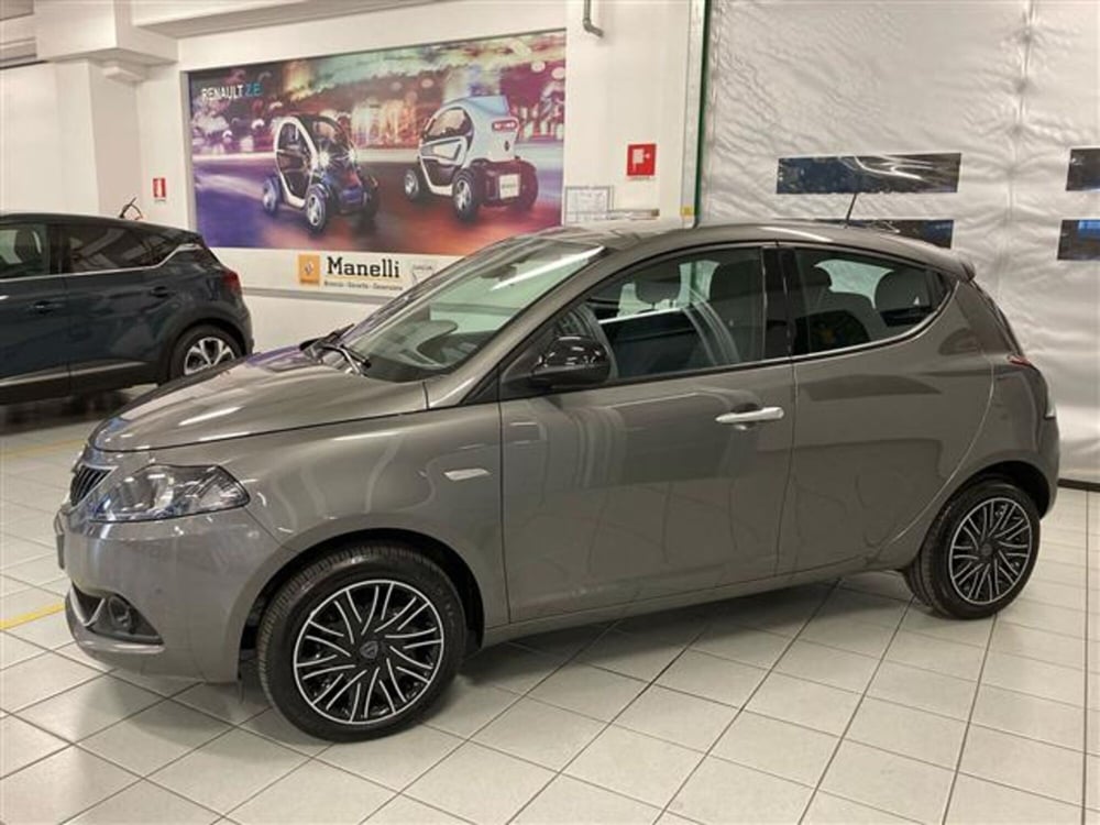 Lancia Ypsilon usata a Brescia (7)