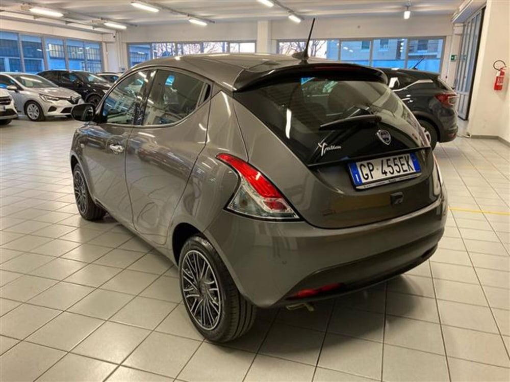 Lancia Ypsilon usata a Brescia (8)