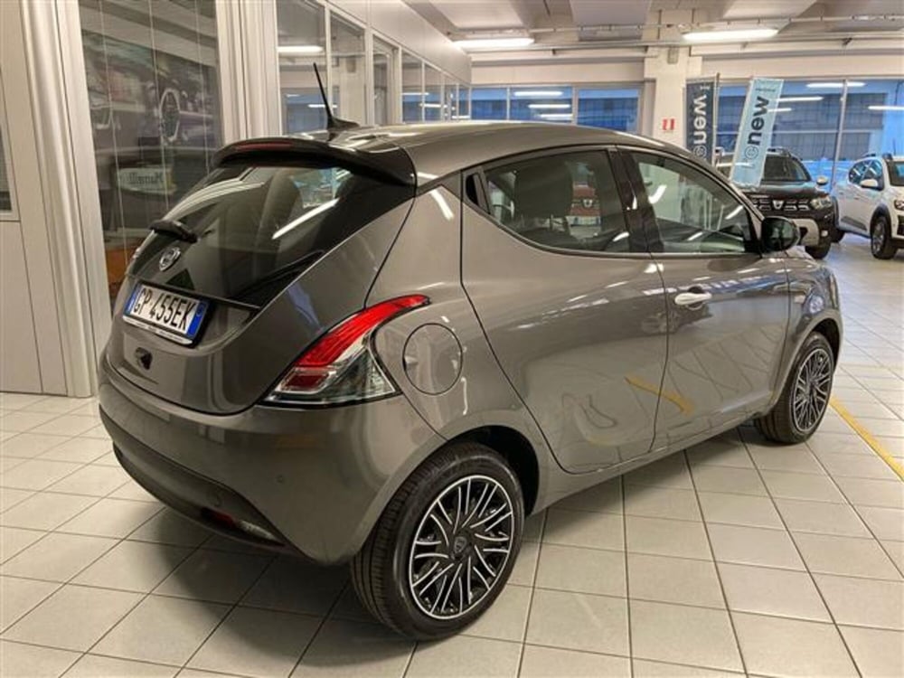 Lancia Ypsilon usata a Brescia (9)