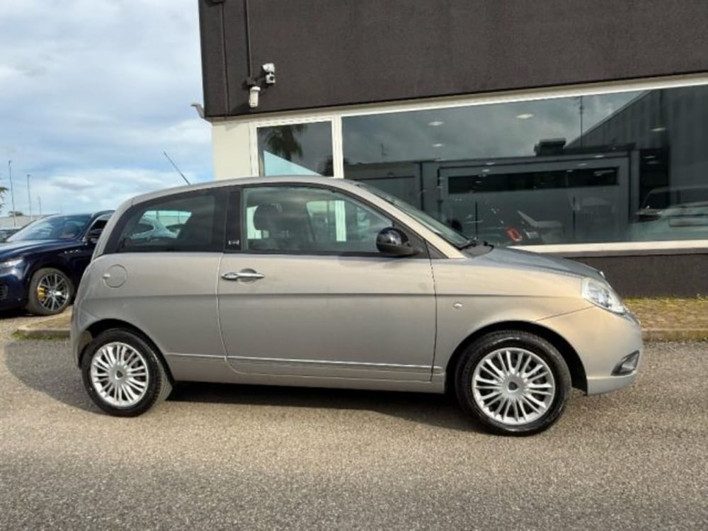 Lancia Ypsilon usata a Bologna (4)