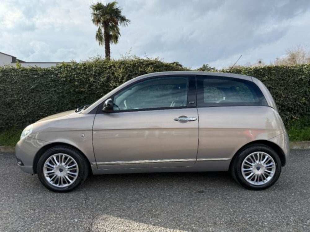 Lancia Ypsilon usata a Bologna (6)