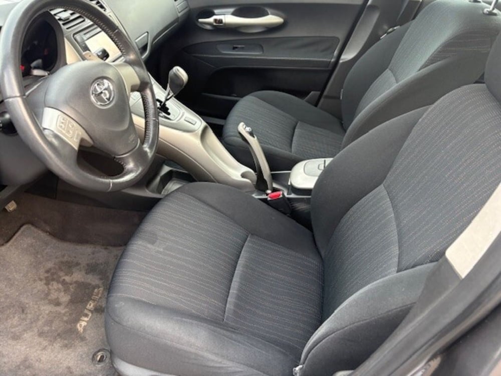 Toyota Auris usata a Varese (11)