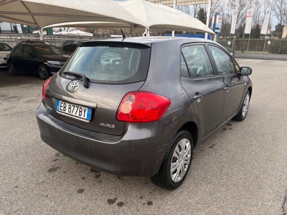 Toyota Auris usata a Varese (16)