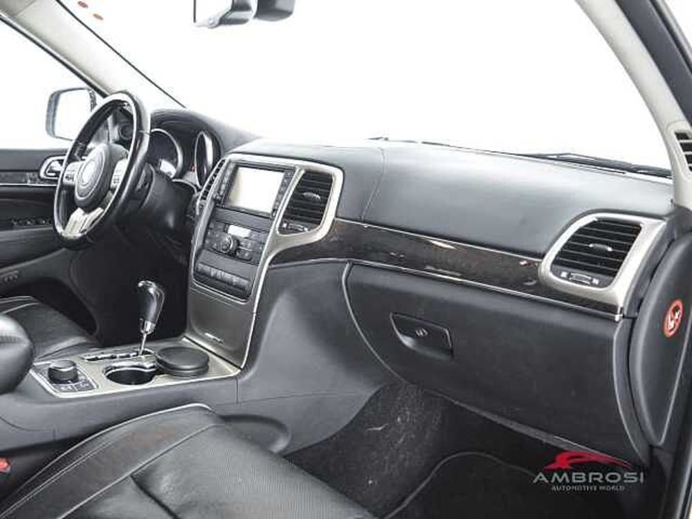 Jeep Grand Cherokee usata a Viterbo (12)