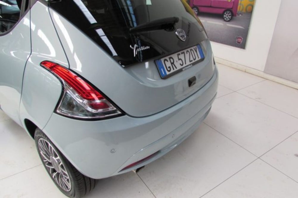 Lancia Ypsilon usata a Milano (15)