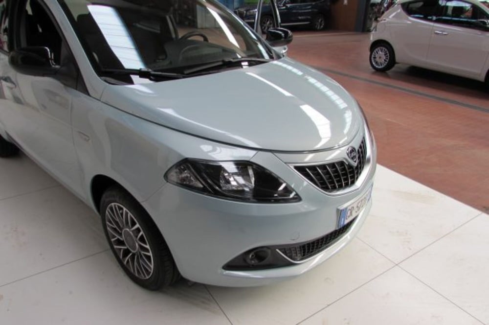 Lancia Ypsilon usata a Milano (17)