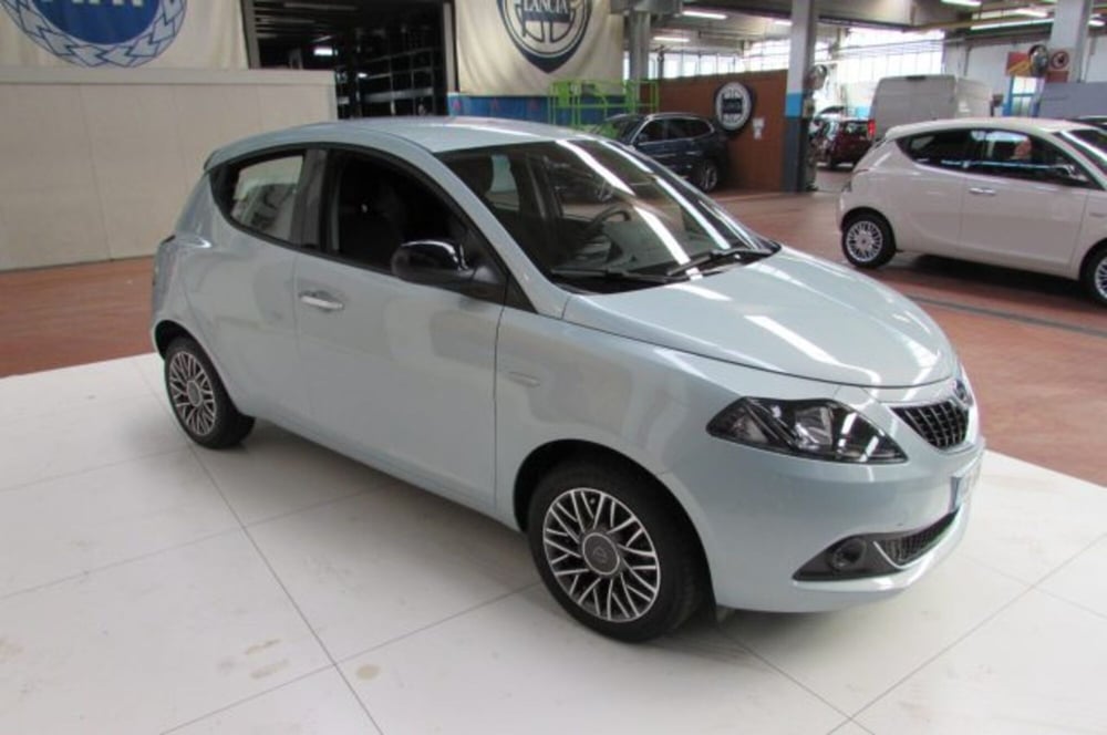 Lancia Ypsilon usata a Milano (2)