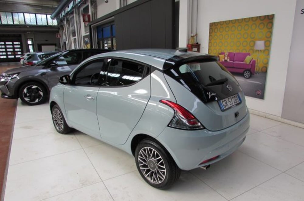 Lancia Ypsilon usata a Milano (3)