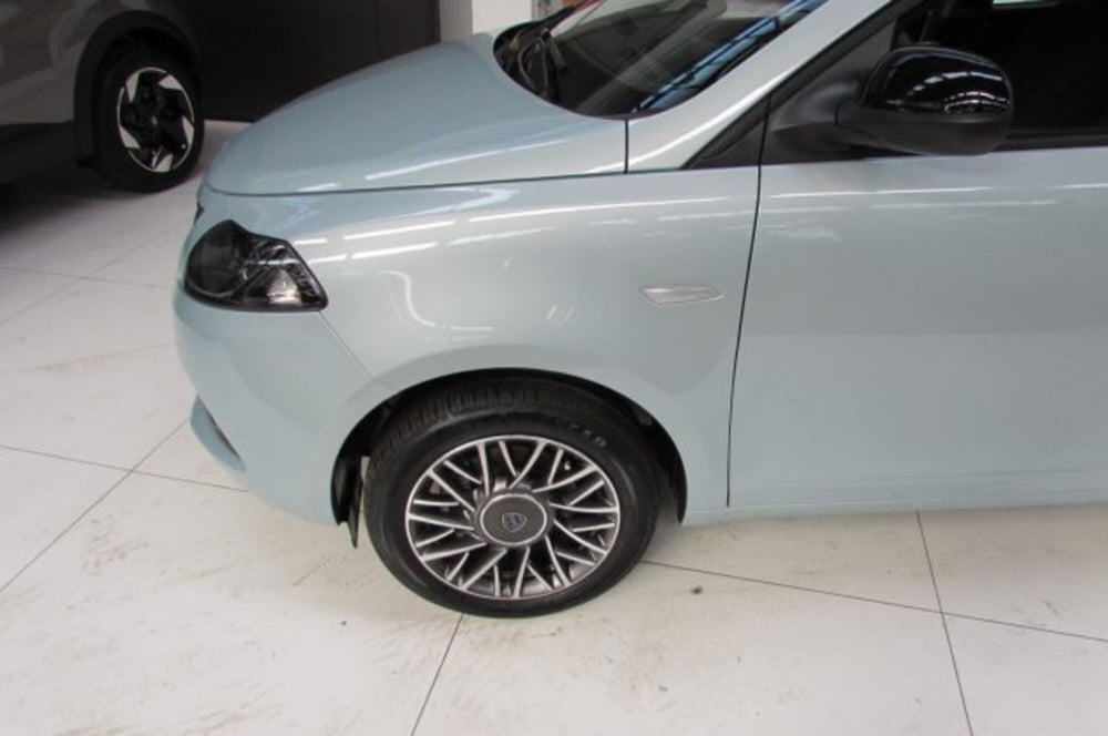 Lancia Ypsilon usata a Milano (5)