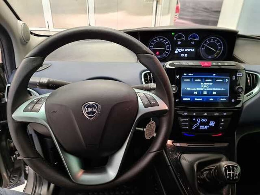 Lancia Ypsilon usata a Brescia (14)
