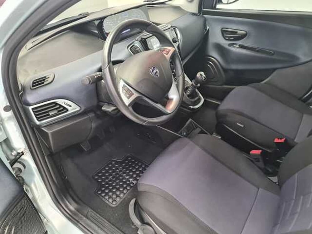 Lancia Ypsilon usata a Brescia (2)