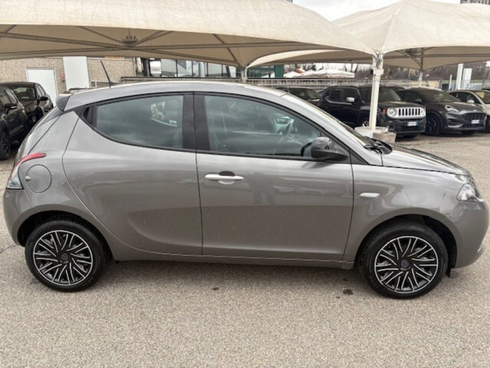 Lancia Ypsilon usata a Varese (13)