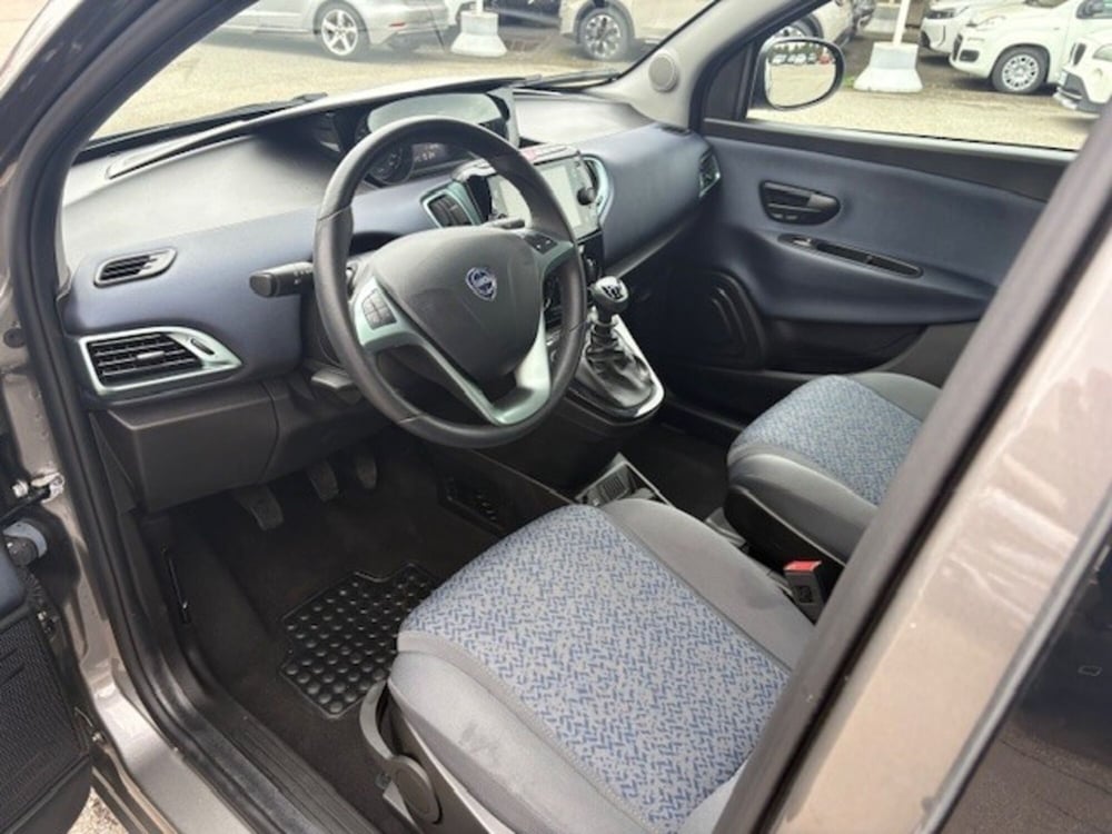 Lancia Ypsilon usata a Varese (14)