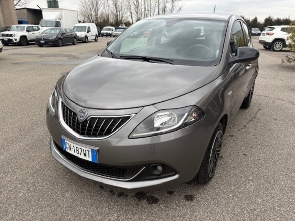 Lancia Ypsilon usata a Varese (15)