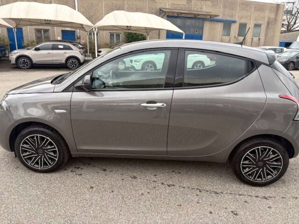 Lancia Ypsilon usata a Varese (7)