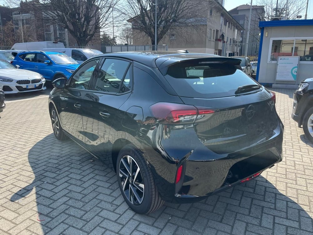 Opel Corsa nuova a Milano (6)