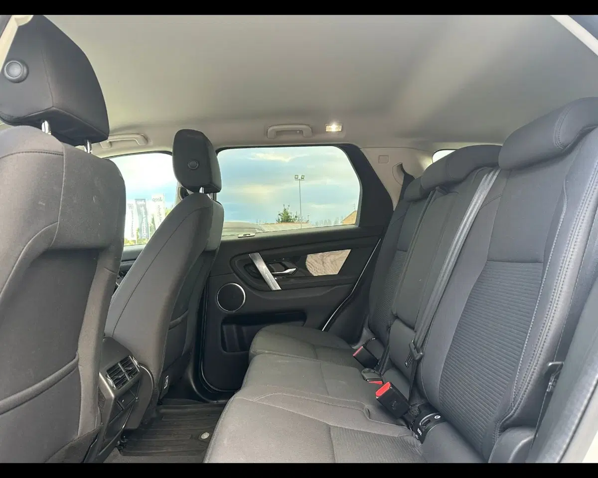 Land Rover Discovery Sport usata a Lucca (11)