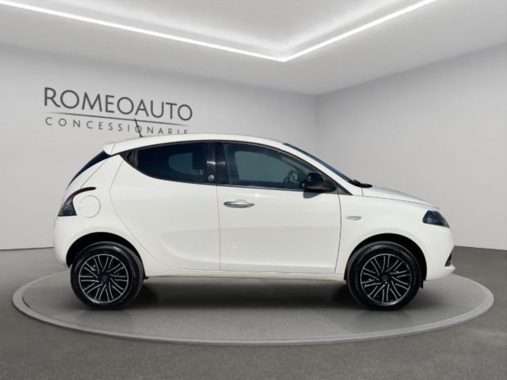 Lancia Ypsilon usata a Perugia (7)