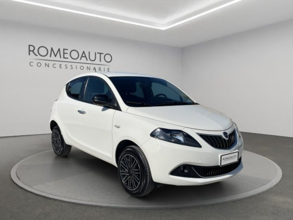 Lancia Ypsilon usata a Perugia (8)