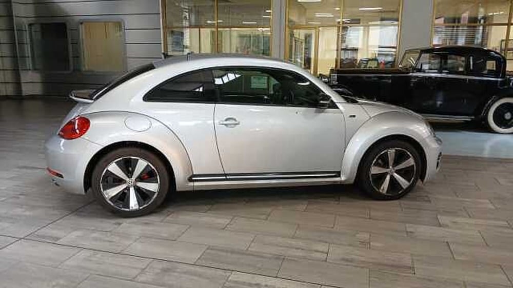 Volkswagen New Beetle usata a Milano (2)