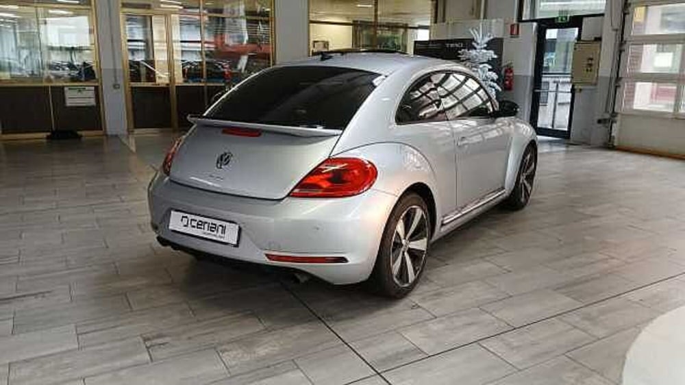 Volkswagen New Beetle usata a Milano (5)