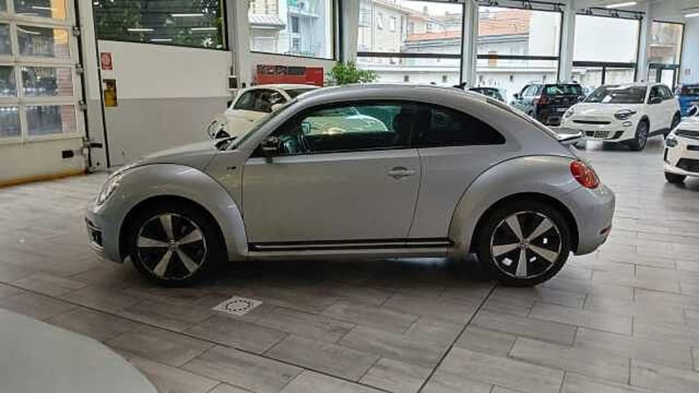 Volkswagen New Beetle usata a Milano (8)