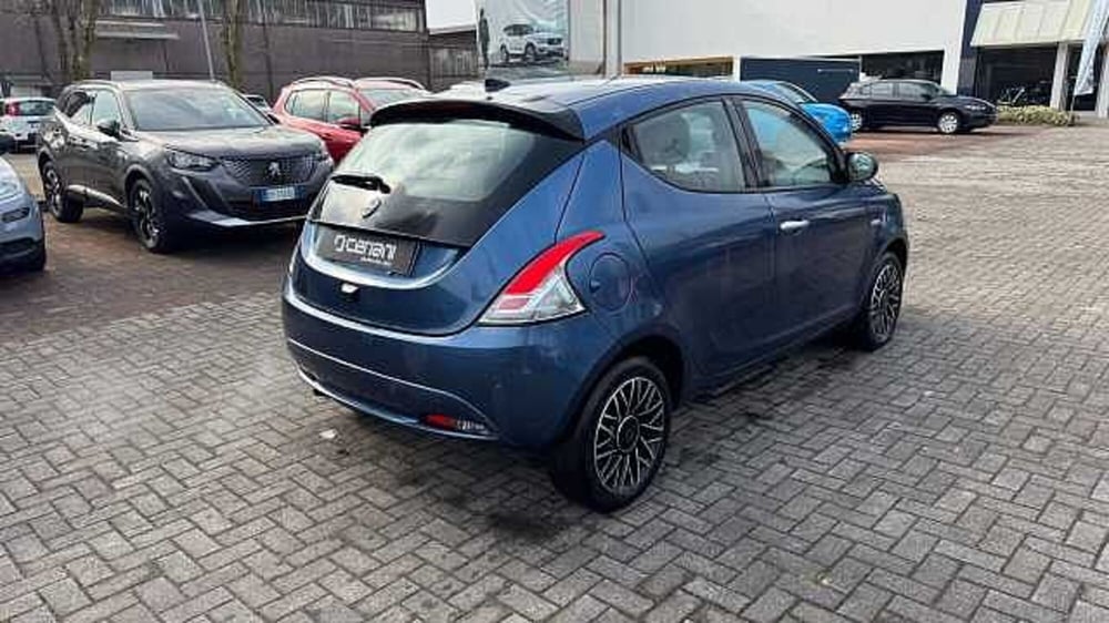 Lancia Ypsilon usata a Milano (4)