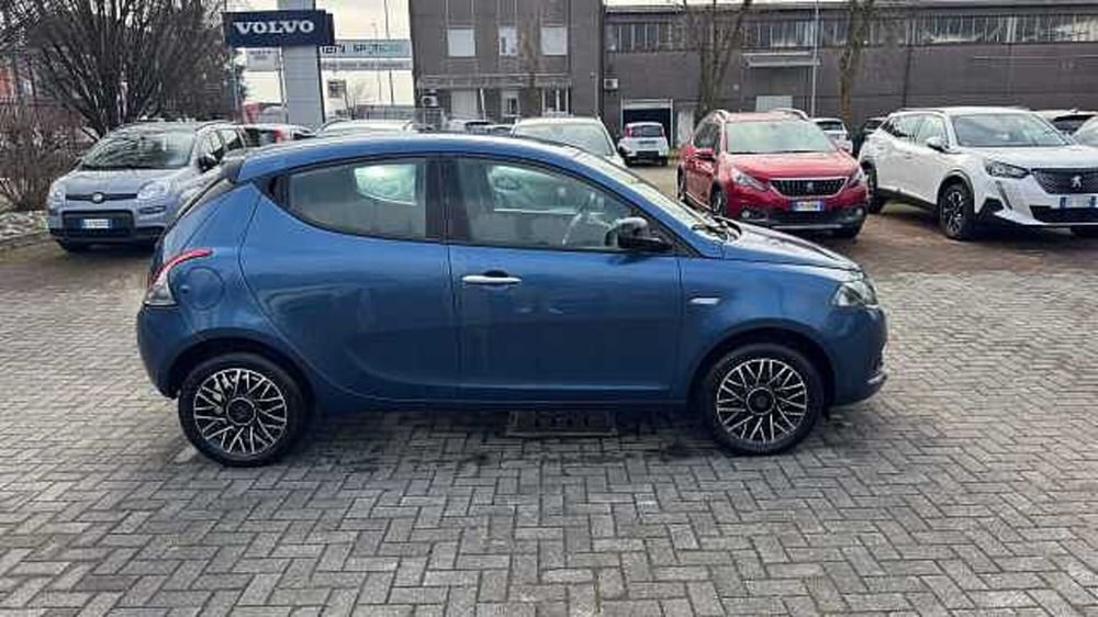 Lancia Ypsilon usata a Milano (5)