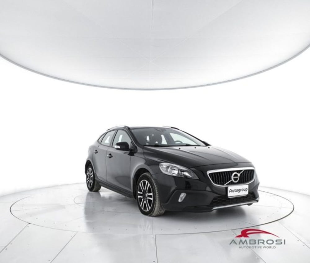 Volvo V40 Cross Country usata a Perugia (2)