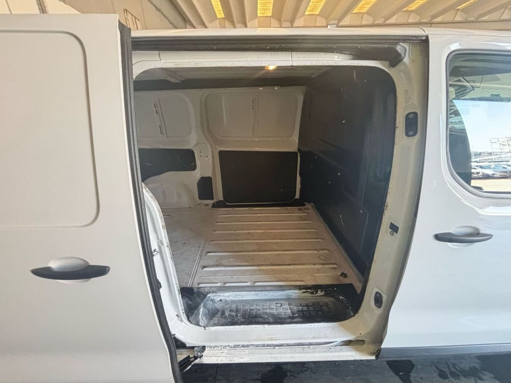 Opel Vivaro Furgone usata a Milano (9)