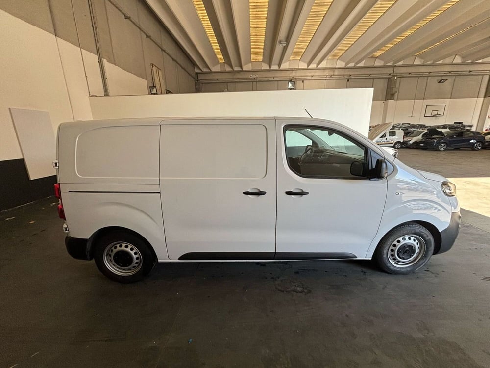 Opel Vivaro Furgone usata a Milano (5)