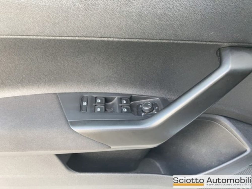 Volkswagen Taigo usata a Messina (12)