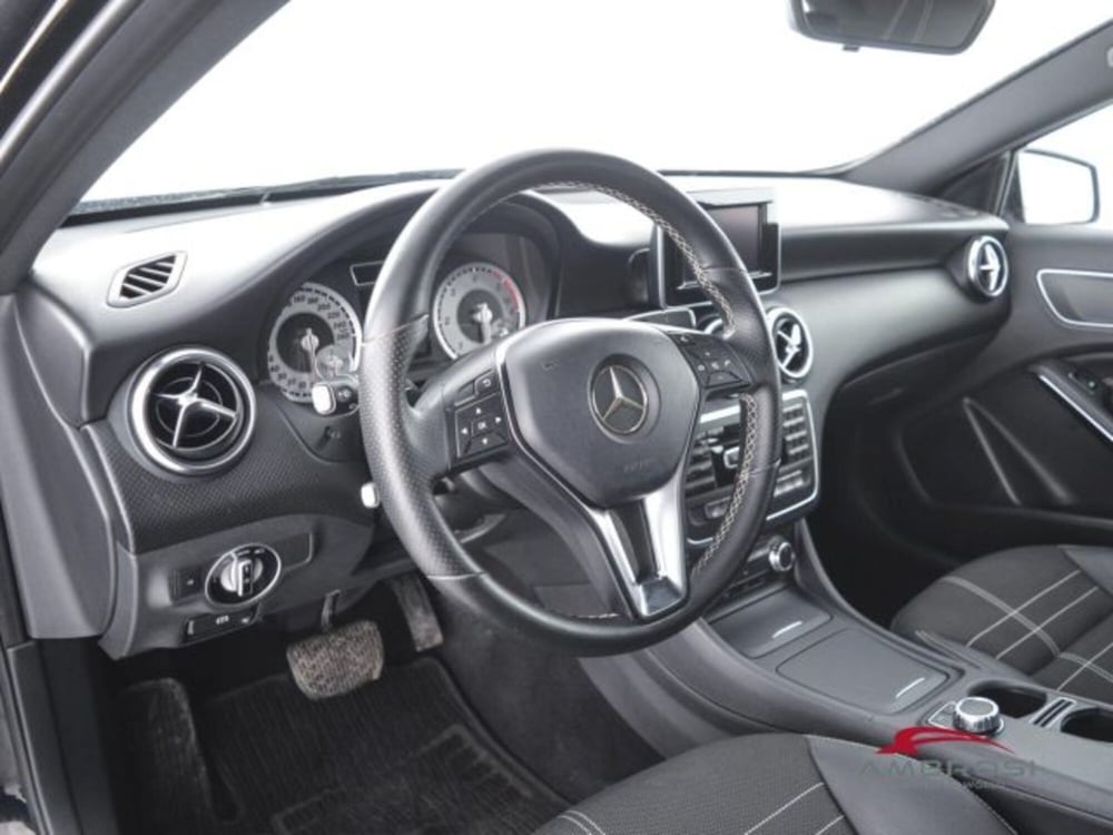 Mercedes-Benz CLA Shooting Brake usata a Perugia (8)