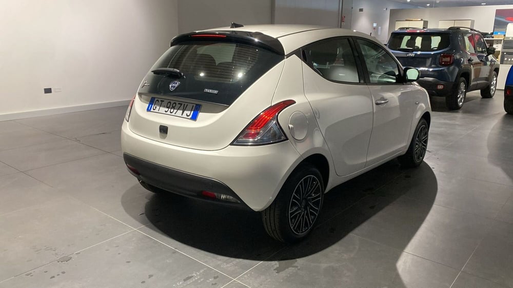 Lancia Ypsilon usata a Bergamo (3)