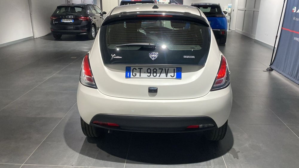 Lancia Ypsilon usata a Bergamo (4)