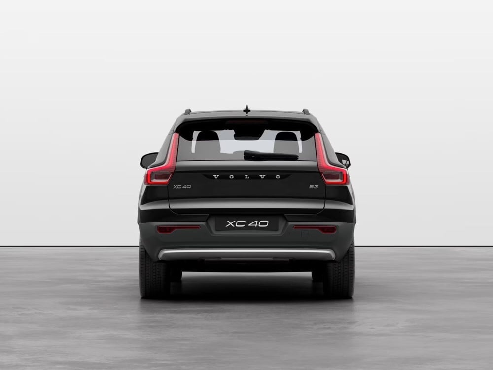 Volvo XC40 nuova a Bari (4)