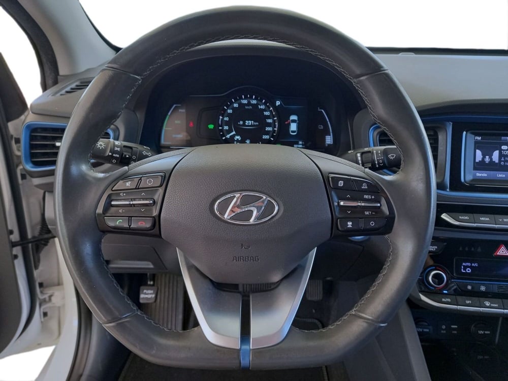 Hyundai Ioniq usata a Bari (9)