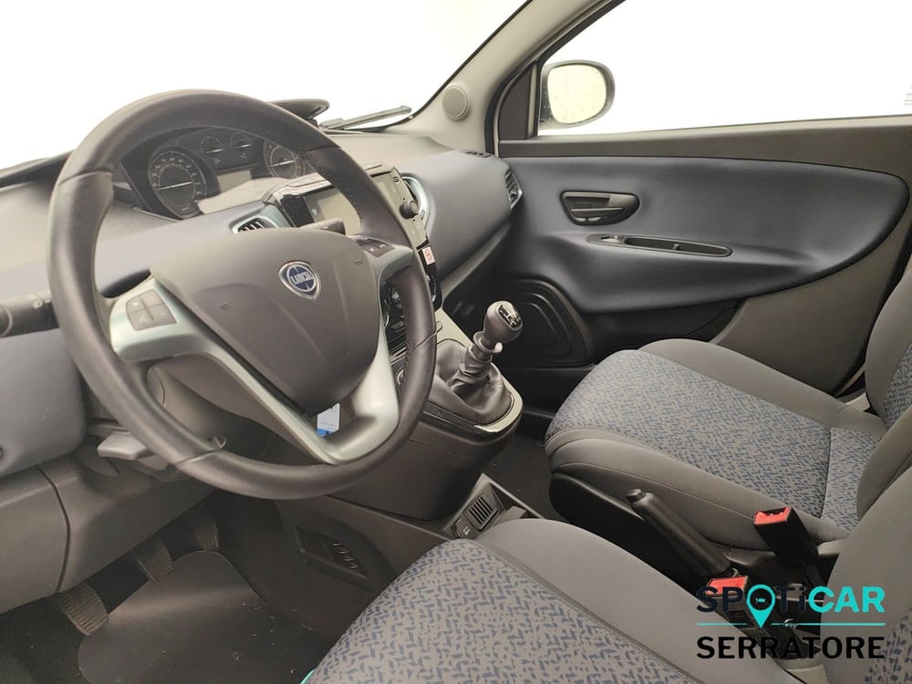 Lancia Ypsilon usata a Como (7)