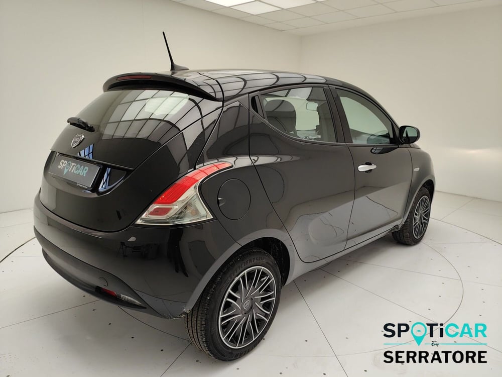 Lancia Ypsilon usata a Como (5)