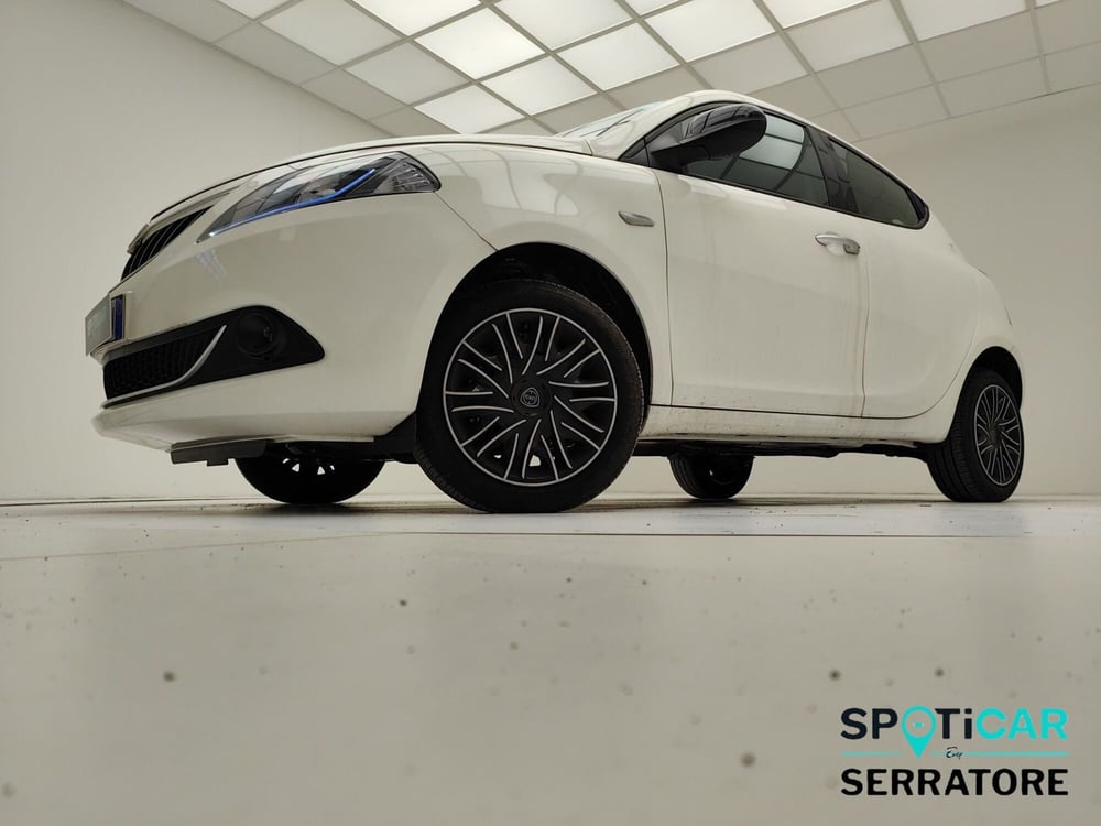 Lancia Ypsilon usata a Como (3)