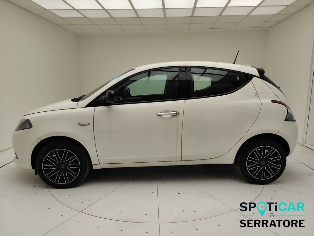 Lancia Ypsilon usata a Como (4)