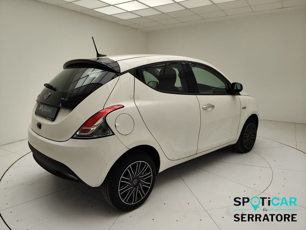 Lancia Ypsilon usata a Como (5)