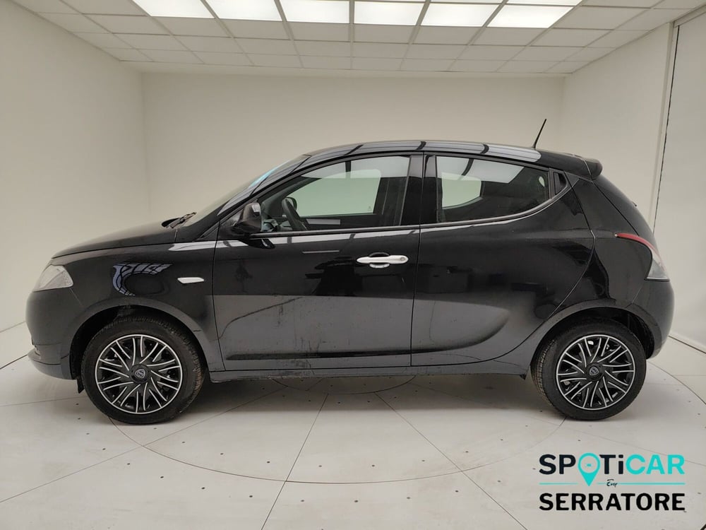 Lancia Ypsilon usata a Como (4)