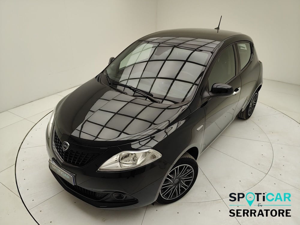 Lancia Ypsilon usata a Como (15)