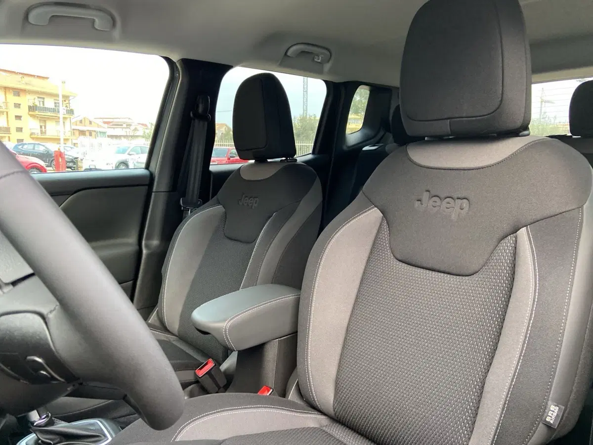 Jeep Renegade nuova a Chieti (17)