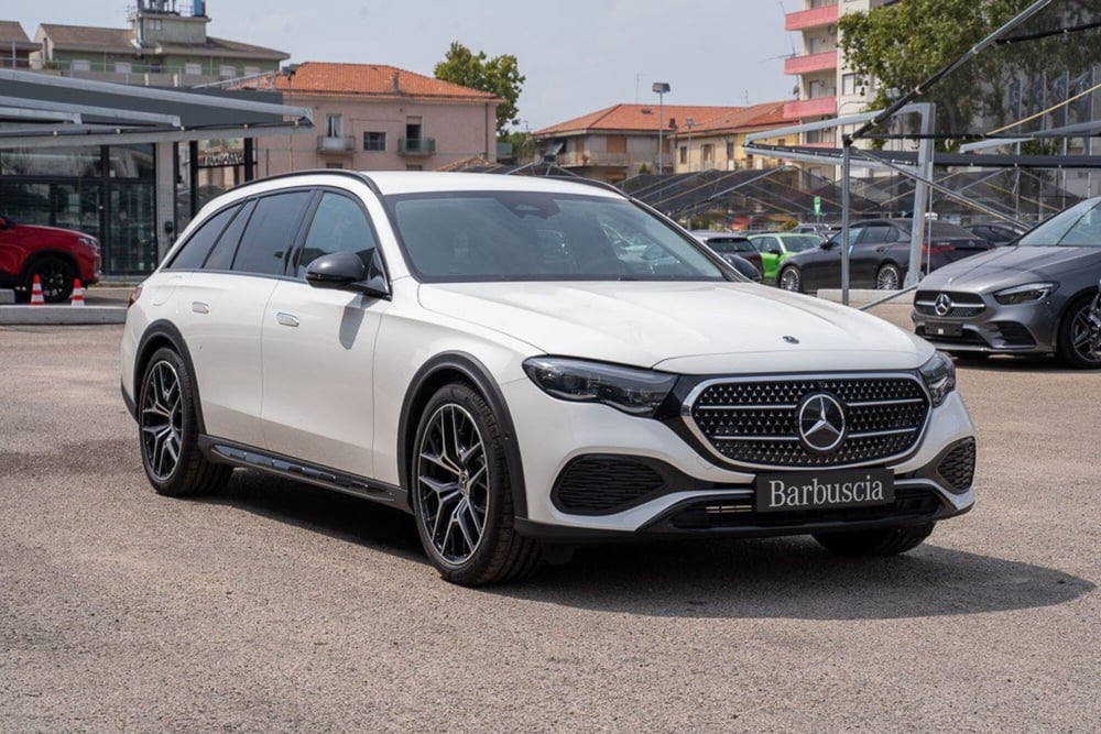 Mercedes-Benz Classe E Station Wagon nuova a Pescara (3)