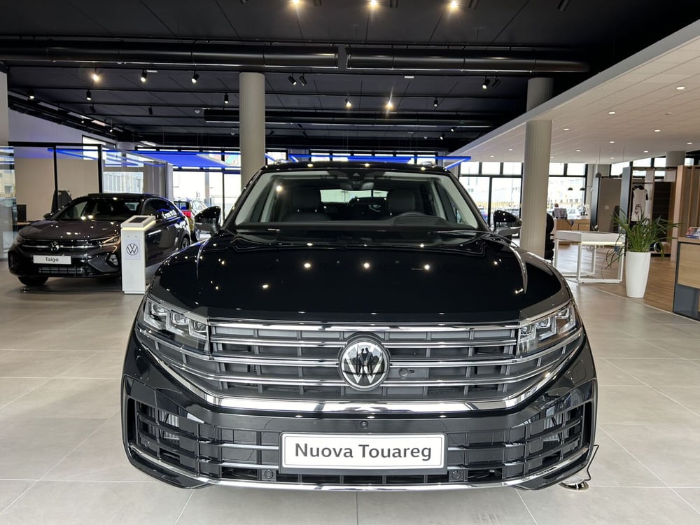 Volkswagen Touareg nuova a Padova (2)