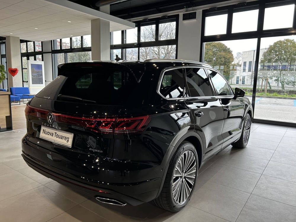 Volkswagen Touareg nuova a Padova (4)