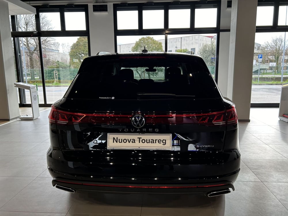 Volkswagen Touareg nuova a Padova (5)