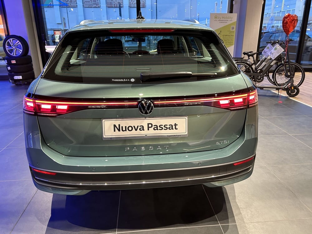 Volkswagen Passat nuova a Padova (4)